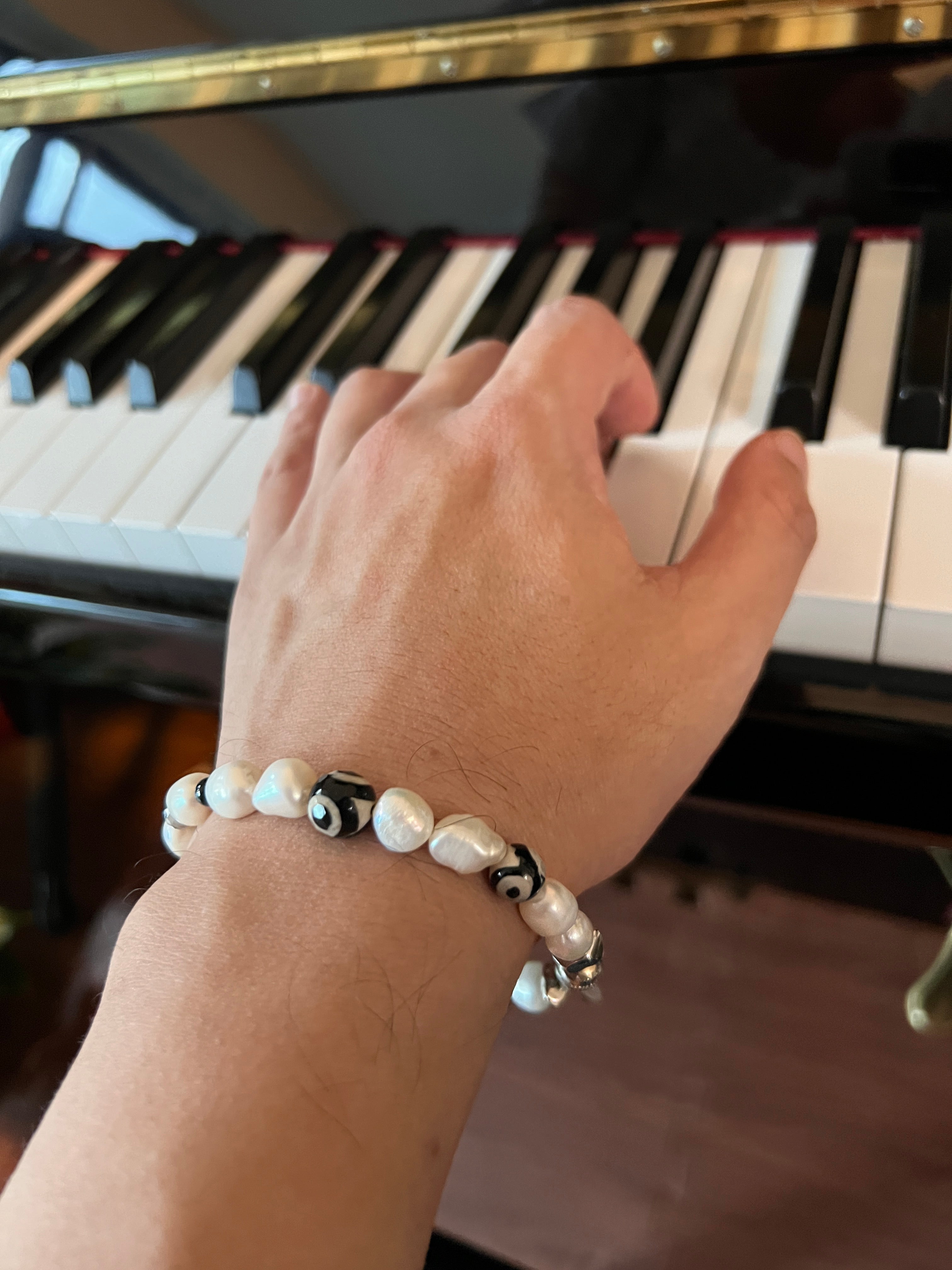 Freshwater Pearls With Black Dzi Agate Men's Bracelet MEB09-3
